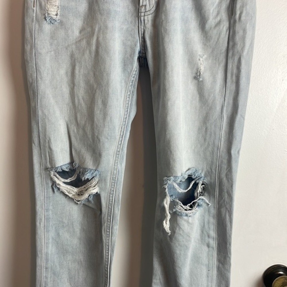 Gap Light Wash Distressed Boyfriend Jeans 00 / 24P - Picture 4 of 11